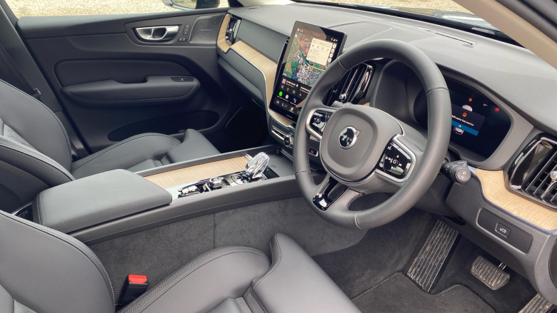 Volvo XC60 2.0 B5P Plus Dark 5dr AWD Geartronic Petrol Estate